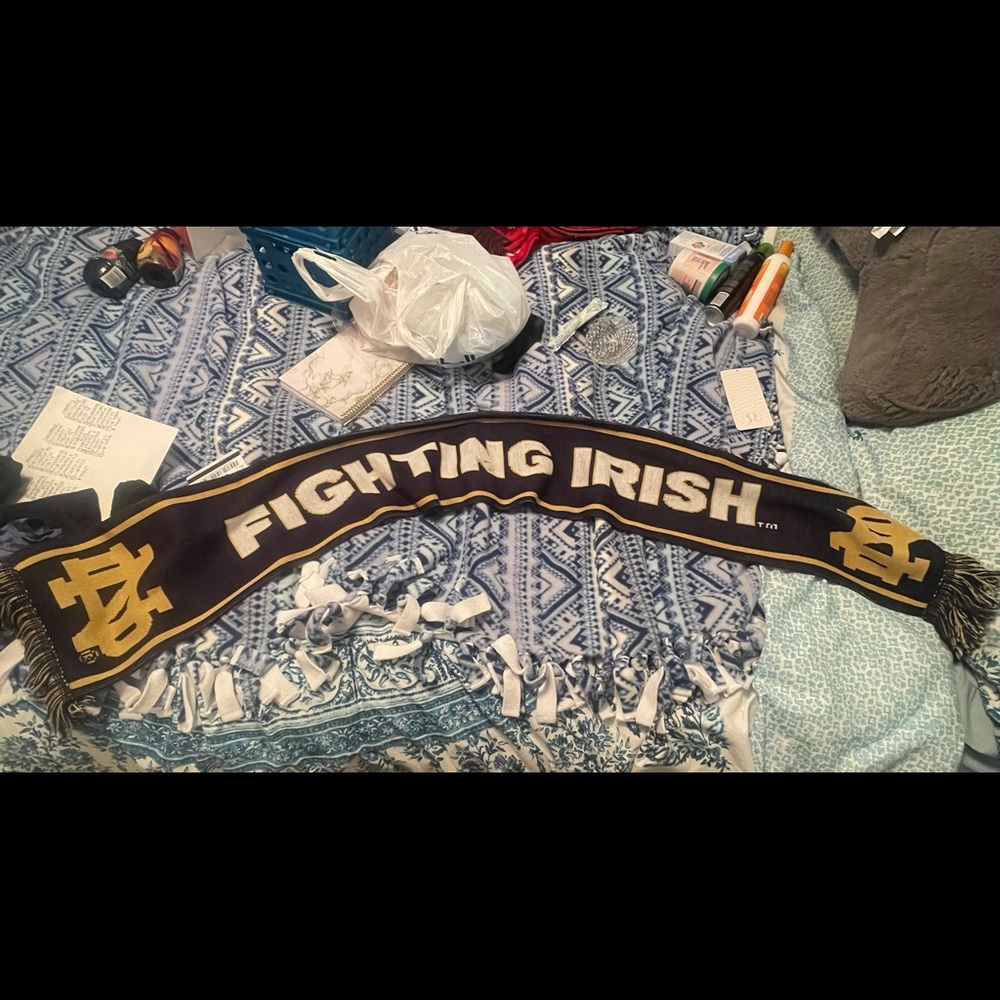 Notre dame scarf
